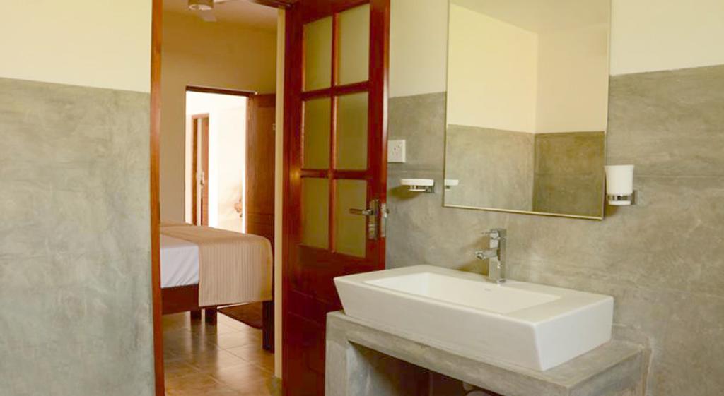 נגומבו Inlak Garden Hotel חדר תמונה