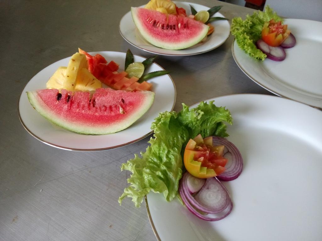 נגומבו Inlak Garden Hotel מראה חיצוני תמונה