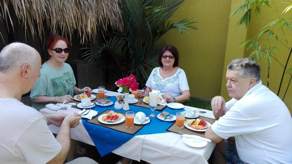 נגומבו Inlak Garden Hotel מראה חיצוני תמונה