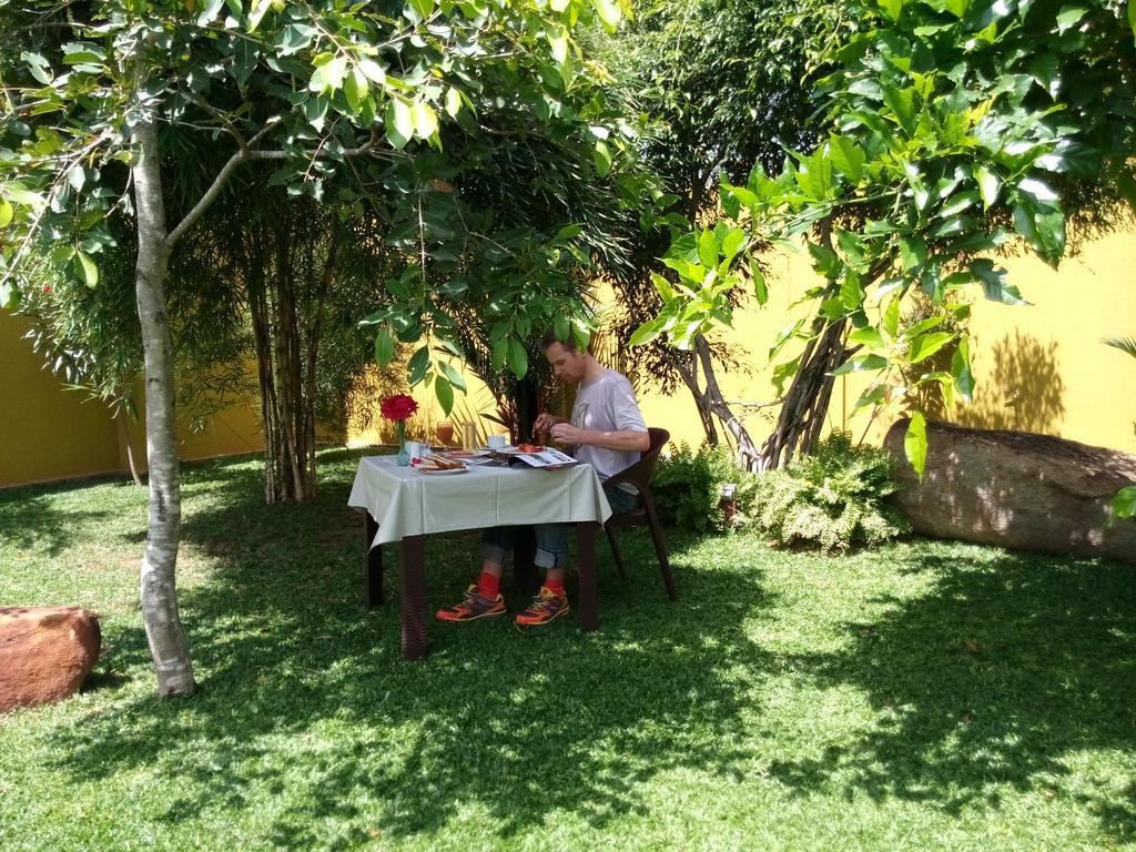 נגומבו Inlak Garden Hotel מראה חיצוני תמונה